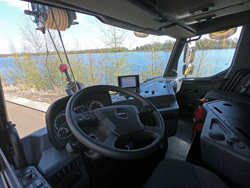 Added comfort for operators: Manitowoc launches new carrier cab on four- and five-axle Grove all-terrain cranes up to 150 t capacity
